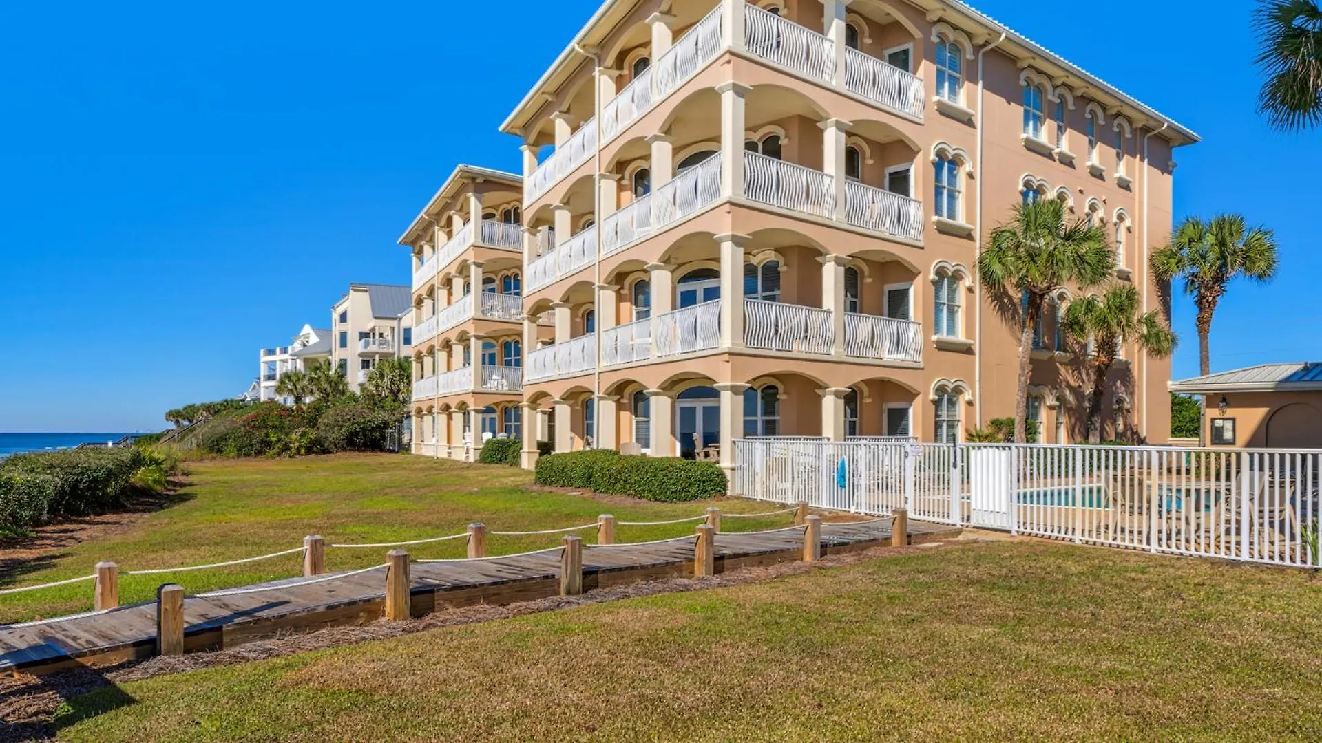 Monterey Condos B202 Panama City Beach Semesterbostad